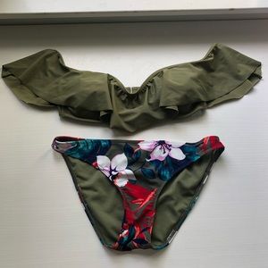 Hollister off-the-shoulder bikini